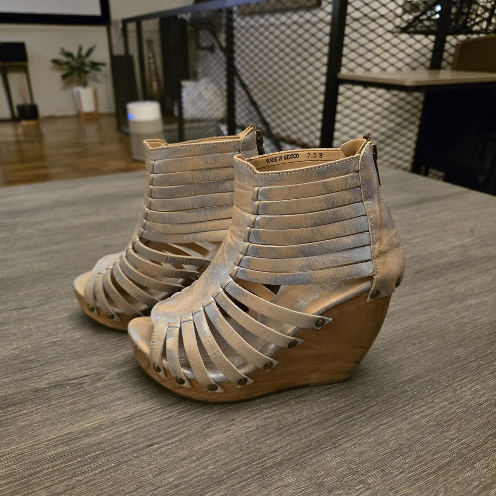 Bed Stu Light Tan And Silver Strappy Wedges - Picture 9 of 11